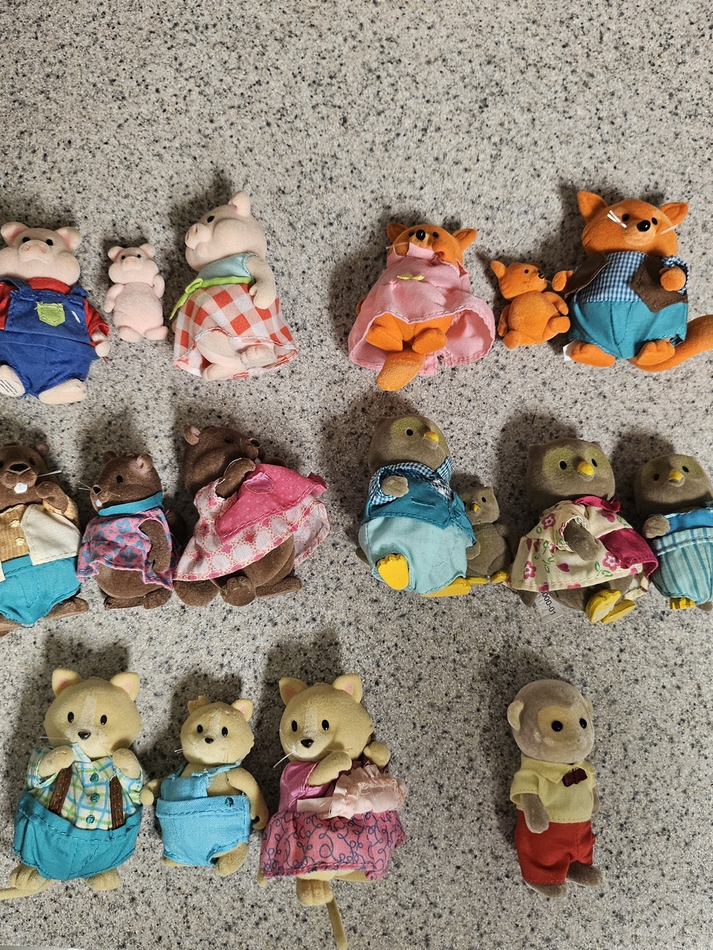 Li'l Woodzeez Plush Animal Family Toy Set - Assorted Colors